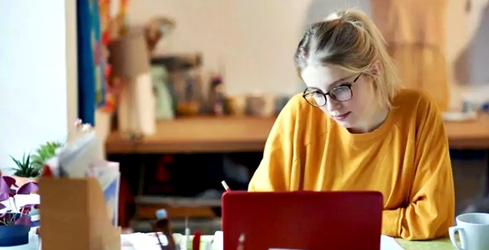 Férias: saiba como aproveitar o tempo livre para se desenvolver profissionalmente e melhorar o currículo com a plataforma MCampus Comunidade