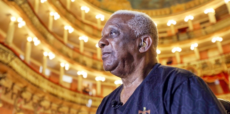 Servidor mais antigo do Teatro Amazonas celebra 50 anos de trabalho e dedicação