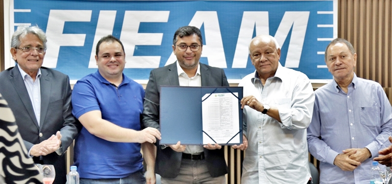 Na sede da Fieam, Wilson Lima aprova 66 decretos de concessão de incentivos fiscais