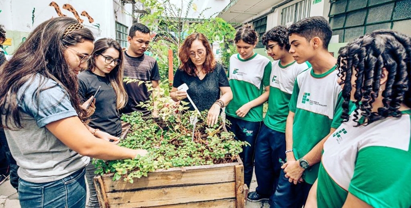 Jardim sensorial para ensinar botânica e desenvolvimento sustentável no Ifam