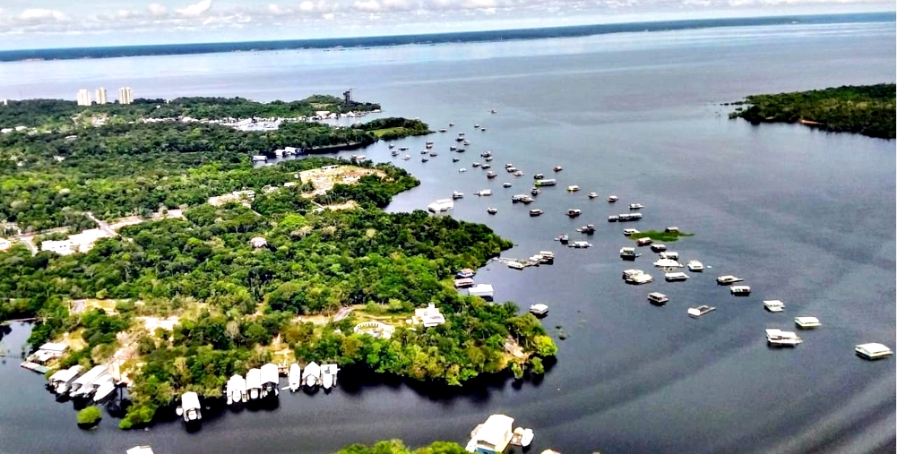 Prefeitura de Manaus vai retirar 900 flutuantes irregulares na bacia do rio Tarumã-Açu