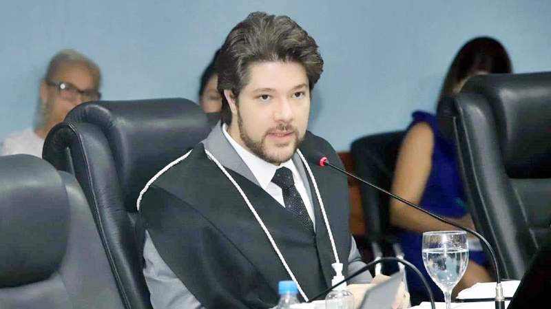 Conselheiro do TCE-AM suspende licitação de Coari por irregularidade