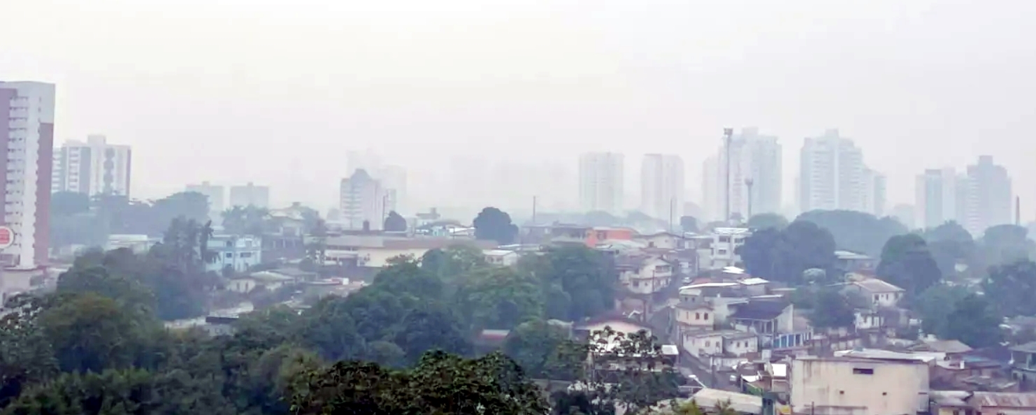Manaus agoniza lentamente, sufocada pela fumaça das queimadas criminosas