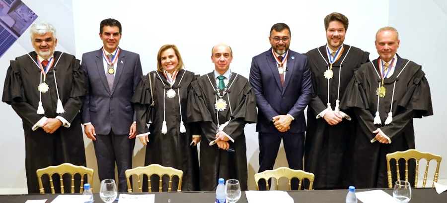 Na entrega do Colar do Mérito de Contas do TCE-AM, governador Wilson Lima destaca avanços na transparência e gestão dos recursos