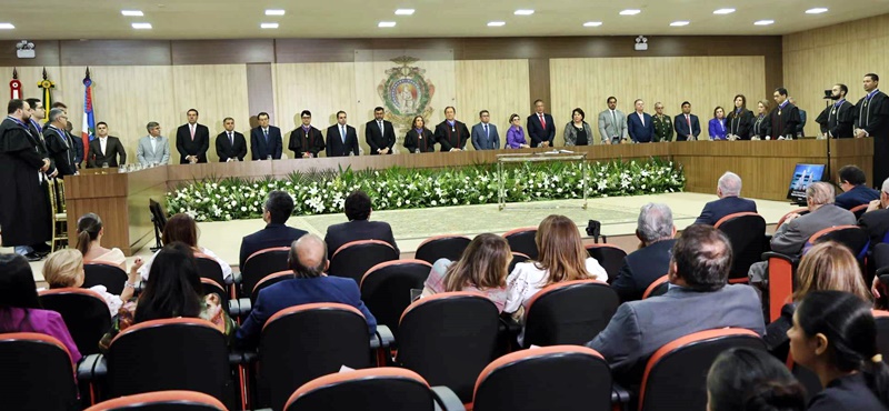 Presidente do TCE-AM participa de solenidade de posse da nova presidência do TRE-AM