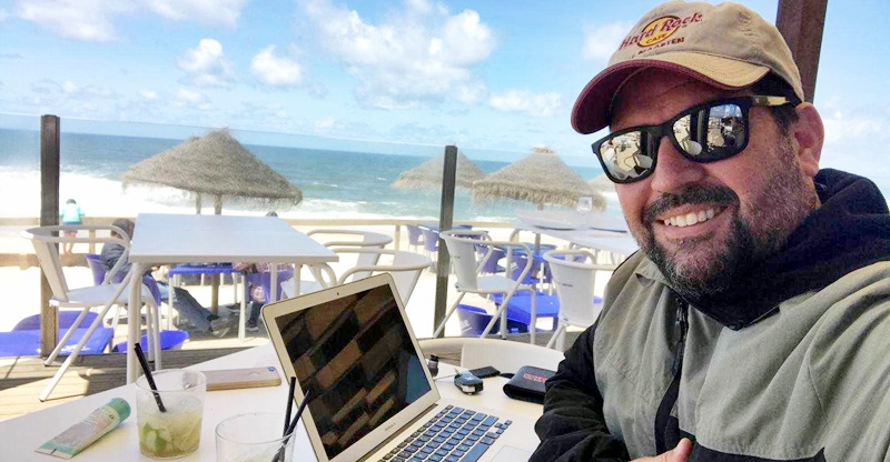 Jornalista Rodrigo Araújo lança livro digital que serve como tutorial para criação de filhos