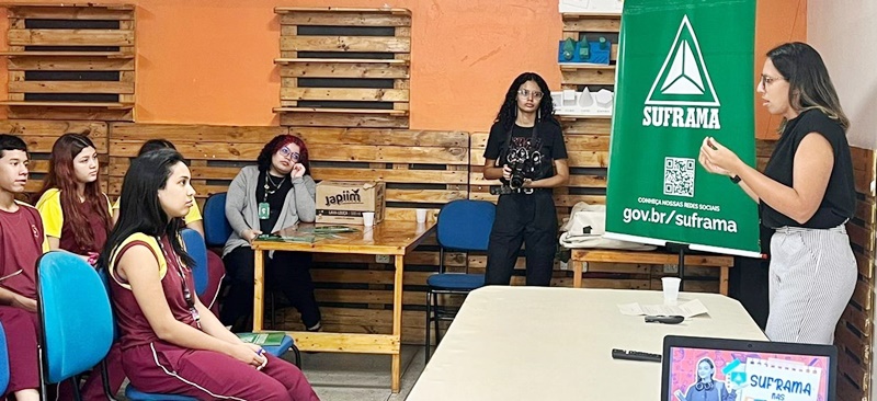 Suframa prepara estudantes para feira cultural sobre Zona Franca de Manaus