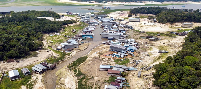 Seca no AM afeta transporte fluvial com redução de até 80% no volume de cargas
