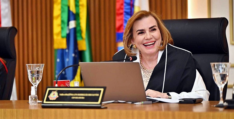 Yara Amazônia Lins é reeleita presidente do TCE-AM para o biênio 2026-2027