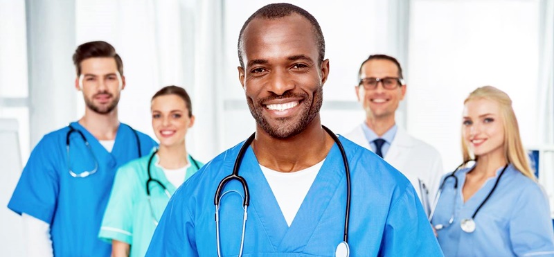 Dia do Enfermeiro: Reflexão sobre Cuidados e Humanização na Saúde 