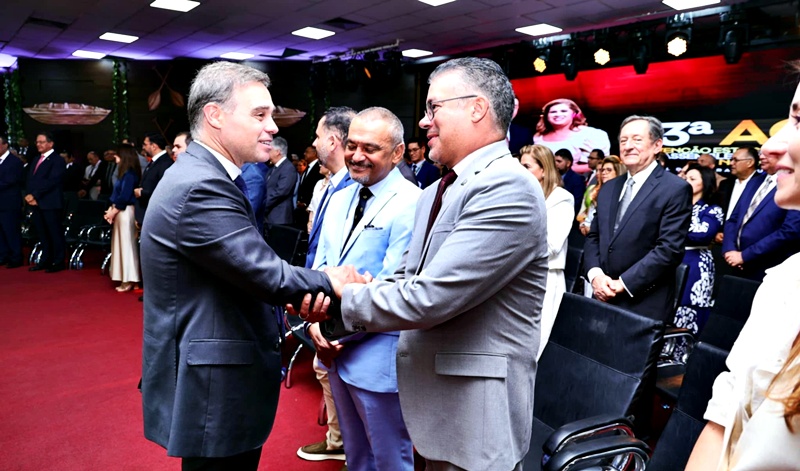 Conselheiro Josué Cláudio Neto representa o TCE-AM em homenagem a ministros do STF e STJ em Manaus