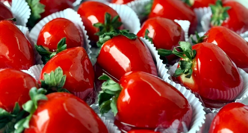 Morango do amor: entenda de que forma a guloseima pode danificar o seu sorriso