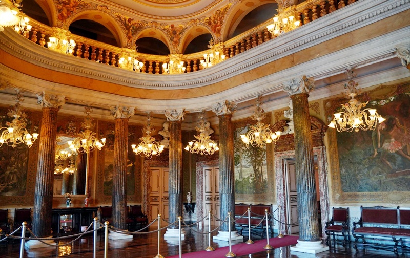 Visitas ao Teatro Amazonas revelam história, arte e arquitetura do principal cartão-postal de Manaus