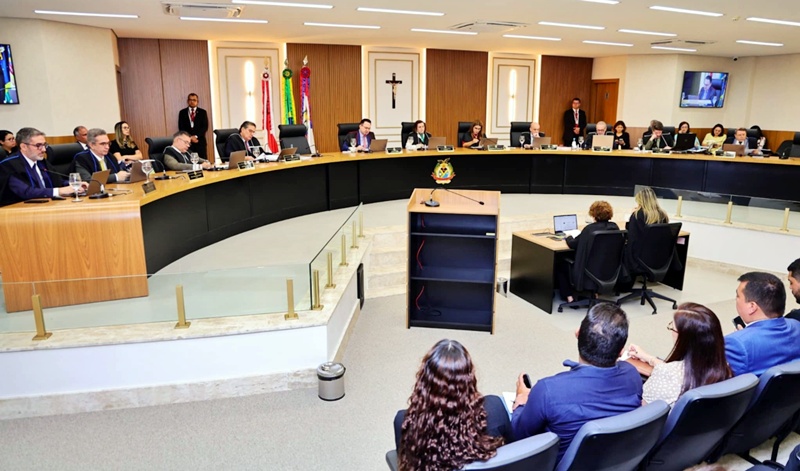 TCE-AM aprova com ressalvas contas de 2022 e 2023 da Prefeitura de Manaus