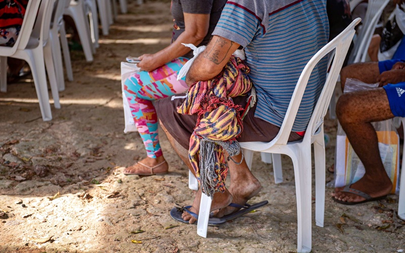 Governo do Estado e Tribunal de Justiça levam cuidado e cidadania a pessoas em situação de rua no Centro de Manaus