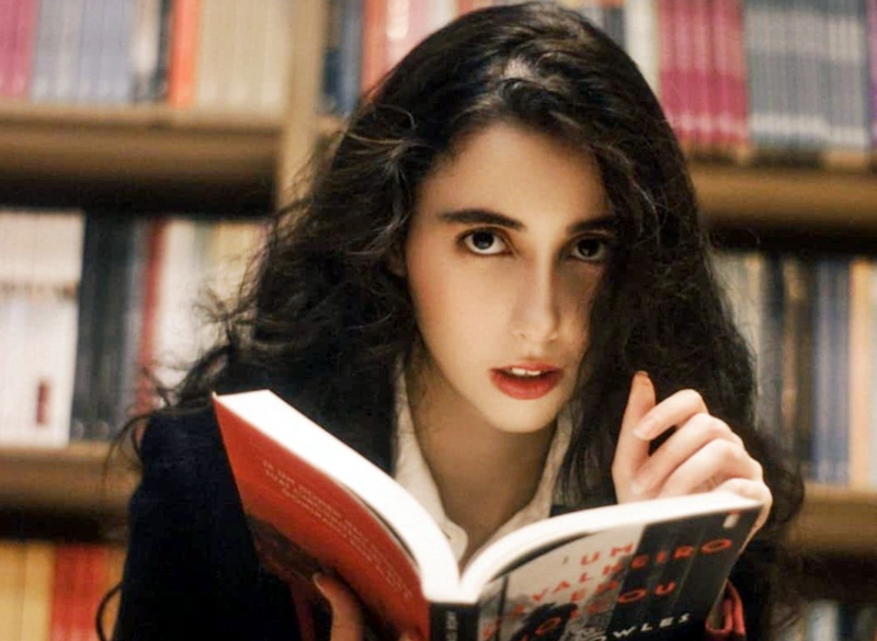 Clarissa Desterro estreia na literatura com obra que questiona a romantização dos conflitos