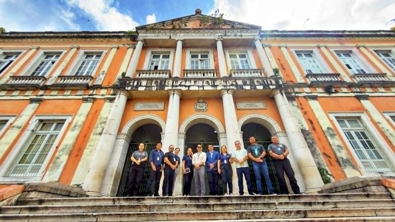 Blitz do TCE vistoria escolas históricas de Manaus