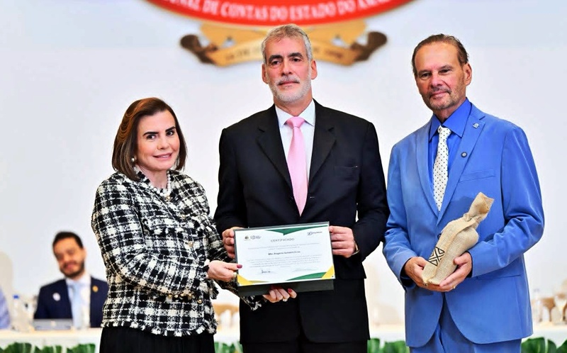Democracia sem controle não é democracia”, diz ministro do STJ em seminário no TCE-AM
